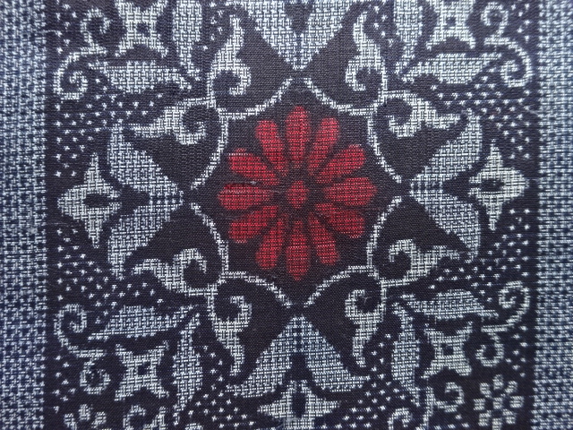 JAPANESE KIMONO / ANTIQUE KIMONO / SILK / DOROZOME / OSHIMA TSUMUGI / WOVEN FLORAL CREST ARABESQUE